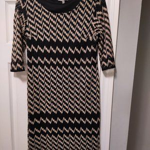 Laura Petites size 4 black and off white / cream color / 3/4 sleeve mini dress